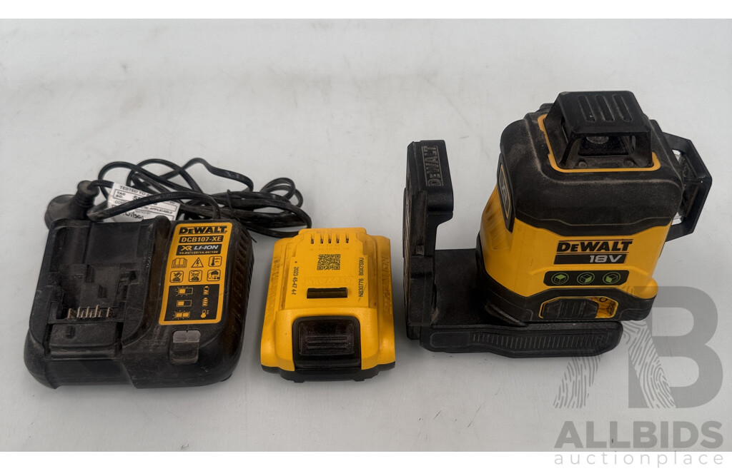 Dewalt (DCLE34031) 18V Laser Level Kit