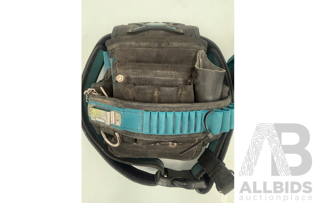 Assorted Job Lot - Makita Cordless Grinder & Toolbelt