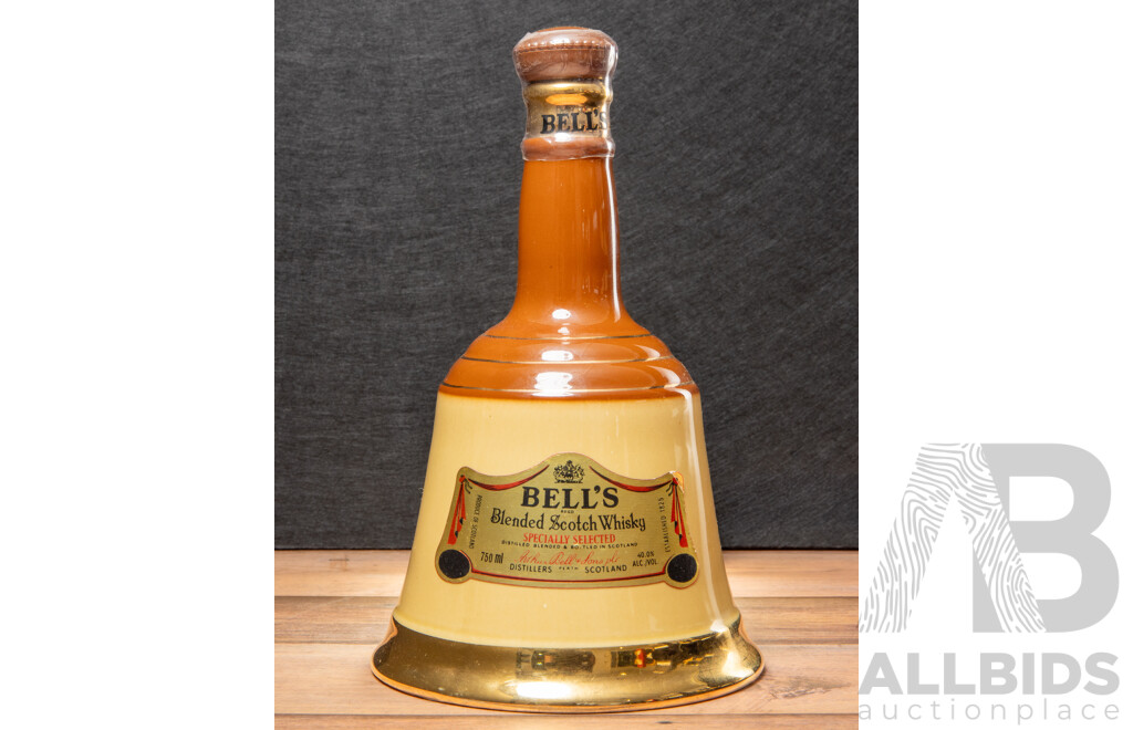 Bell's Blended Scotch Whisky I Ceramic Flask