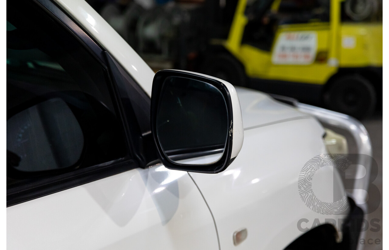 6/2009 Toyota Landcruiser Sahara (4x4) VDJ200R 09 UPGRADE 4d Wagon Crystal White Pearl Turbo Diesel V8 4.5L