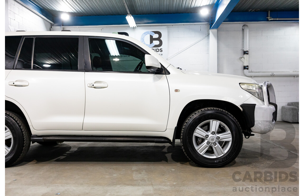 6/2009 Toyota Landcruiser Sahara (4x4) VDJ200R 09 UPGRADE 4d Wagon Crystal White Pearl Turbo Diesel V8 4.5L
