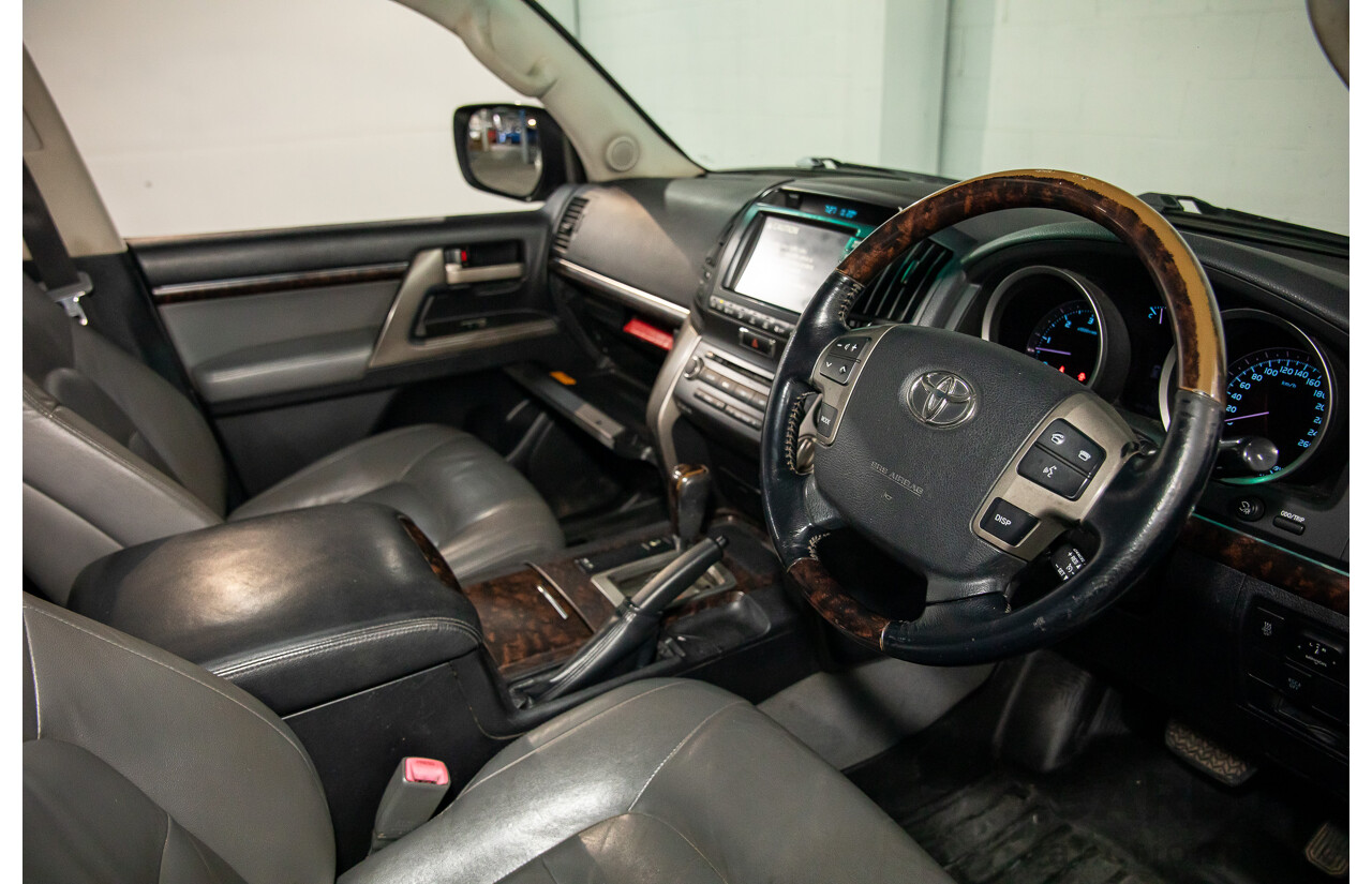 6/2009 Toyota Landcruiser Sahara (4x4) VDJ200R 09 UPGRADE 4d Wagon Crystal White Pearl Turbo Diesel V8 4.5L