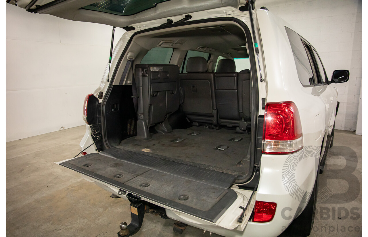 6/2009 Toyota Landcruiser Sahara (4x4) VDJ200R 09 UPGRADE 4d Wagon Crystal White Pearl Turbo Diesel V8 4.5L