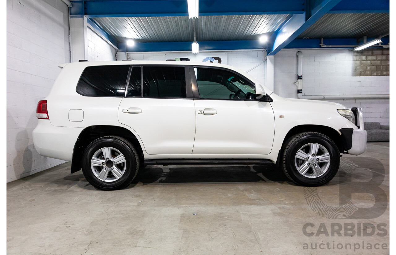 6/2009 Toyota Landcruiser Sahara (4x4) VDJ200R 09 UPGRADE 4d Wagon Crystal White Pearl Turbo Diesel V8 4.5L