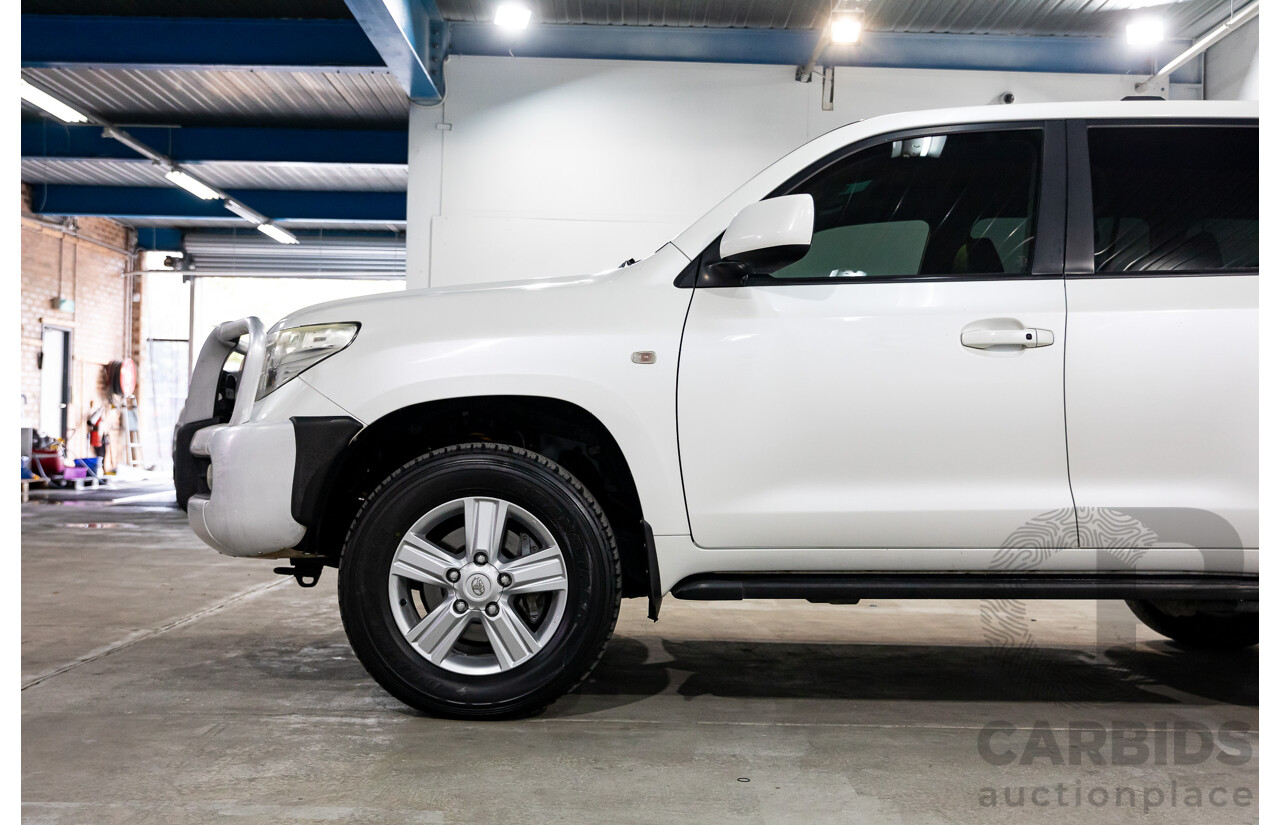 6/2009 Toyota Landcruiser Sahara (4x4) VDJ200R 09 UPGRADE 4d Wagon Crystal White Pearl Turbo Diesel V8 4.5L