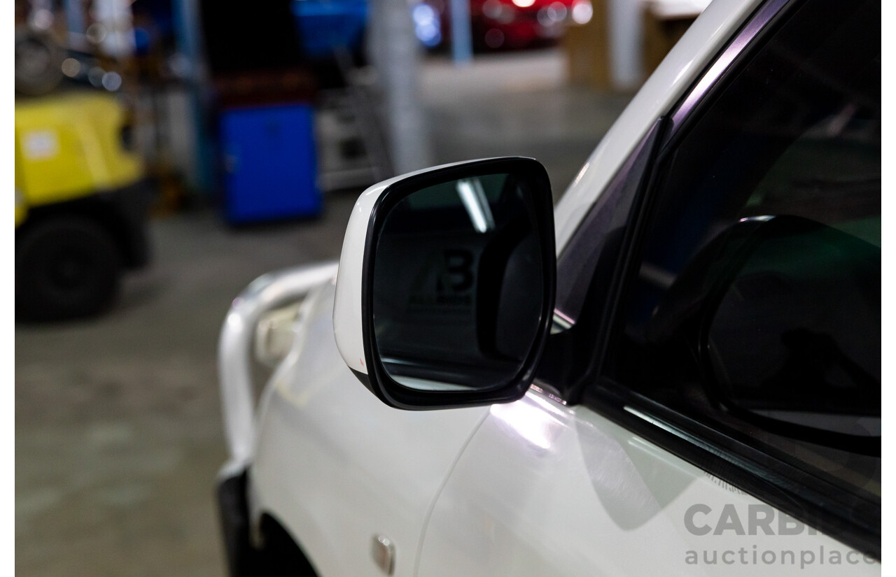 6/2009 Toyota Landcruiser Sahara (4x4) VDJ200R 09 UPGRADE 4d Wagon Crystal White Pearl Turbo Diesel V8 4.5L