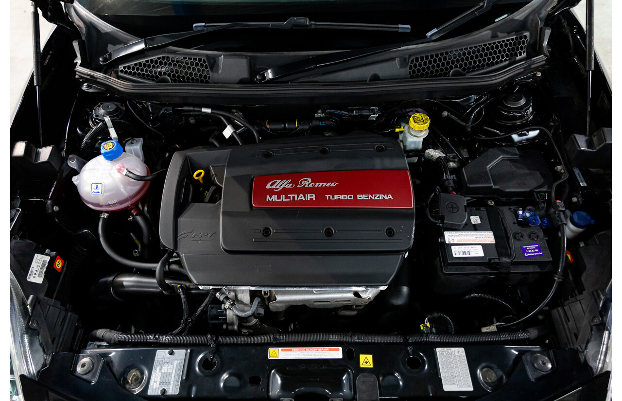 2/2015 Alfa Romeo Giulietta Distinctive MY15 5d Hatchback Alfa Black Turbo 1.4L