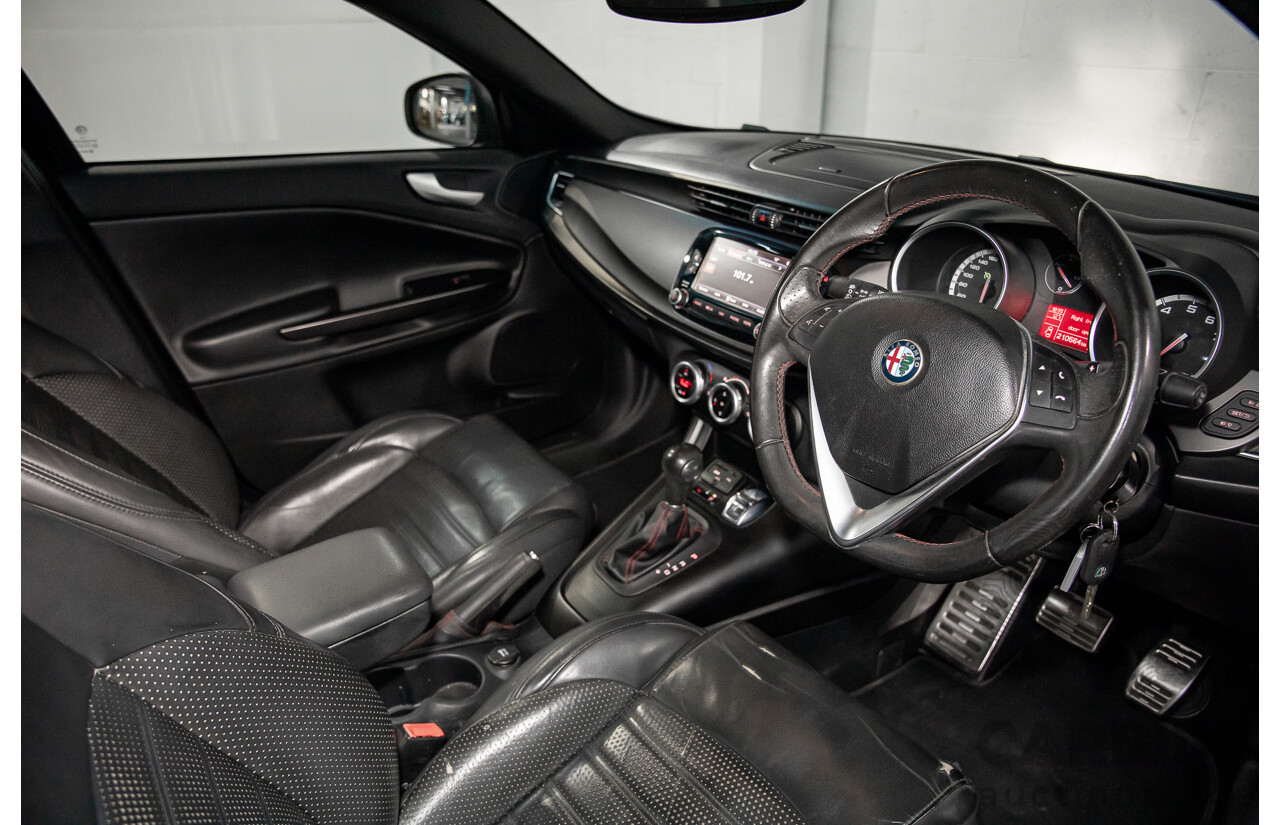 2/2015 Alfa Romeo Giulietta Distinctive MY15 5d Hatchback Alfa Black Turbo 1.4L