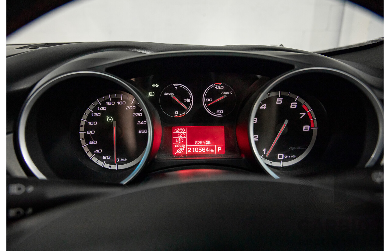 2/2015 Alfa Romeo Giulietta Distinctive MY15 5d Hatchback Alfa Black Turbo 1.4L