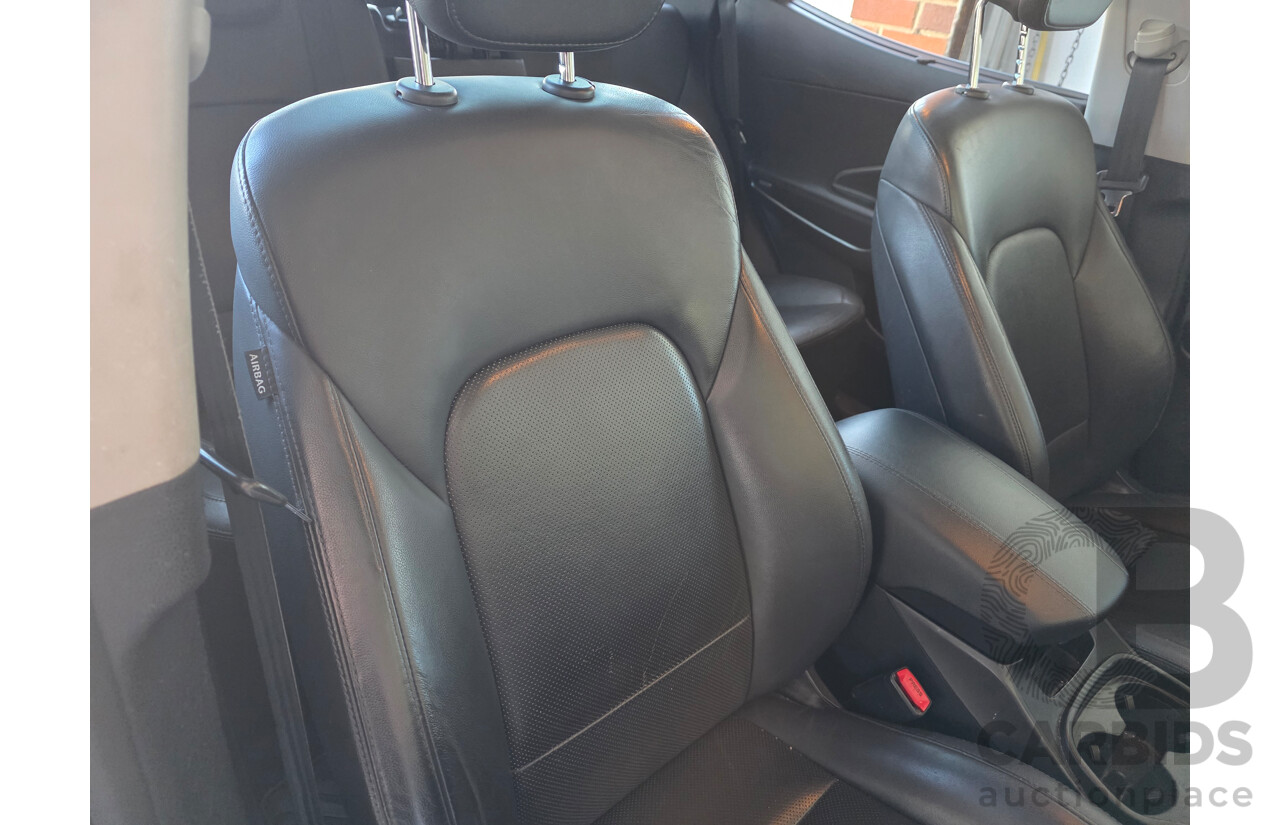 04/2015 Hyundai Santa Fe Highlander CRDi (AWD) DM MY15 4D Wagon White Turbo Diesel 2.2L