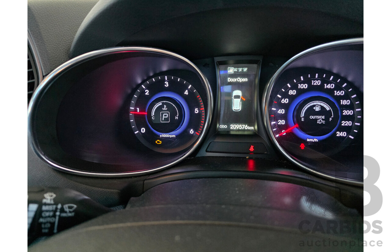 04/2015 Hyundai Santa Fe Highlander CRDi (AWD) DM MY15 4D Wagon White Turbo Diesel 2.2L