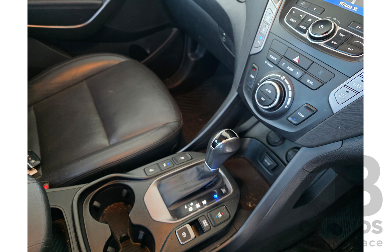 04/2015 Hyundai Santa Fe Highlander CRDi (AWD) DM MY15 4D Wagon White Turbo Diesel 2.2L