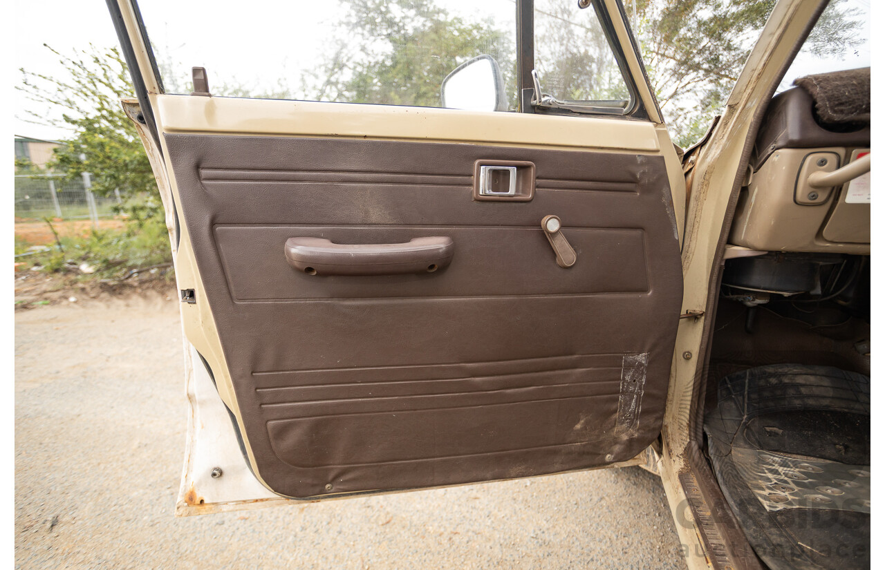 1/1981 Toyota Landcruiser Standard FJ60RV (4x4) 4d Wagon Beige 4.2L