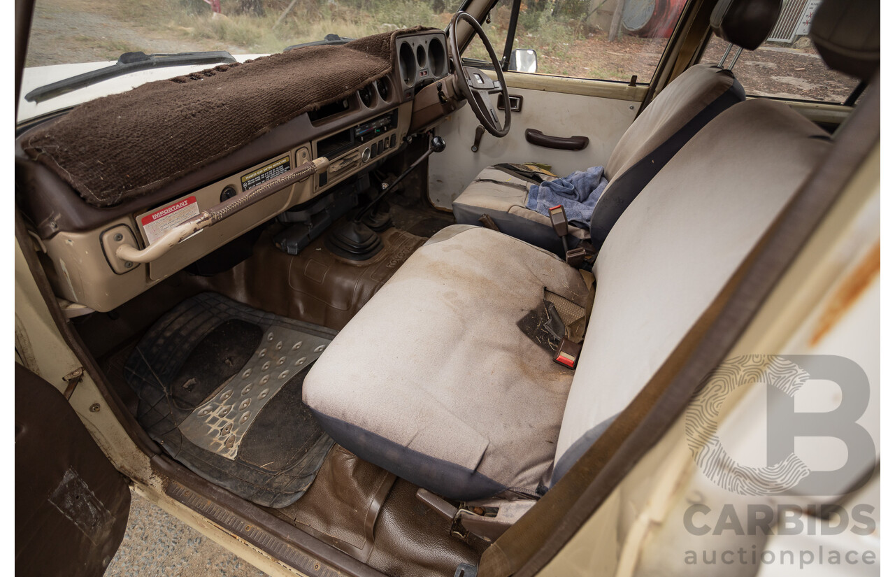 1/1981 Toyota Landcruiser Standard FJ60RV (4x4) 4d Wagon Beige 4.2L