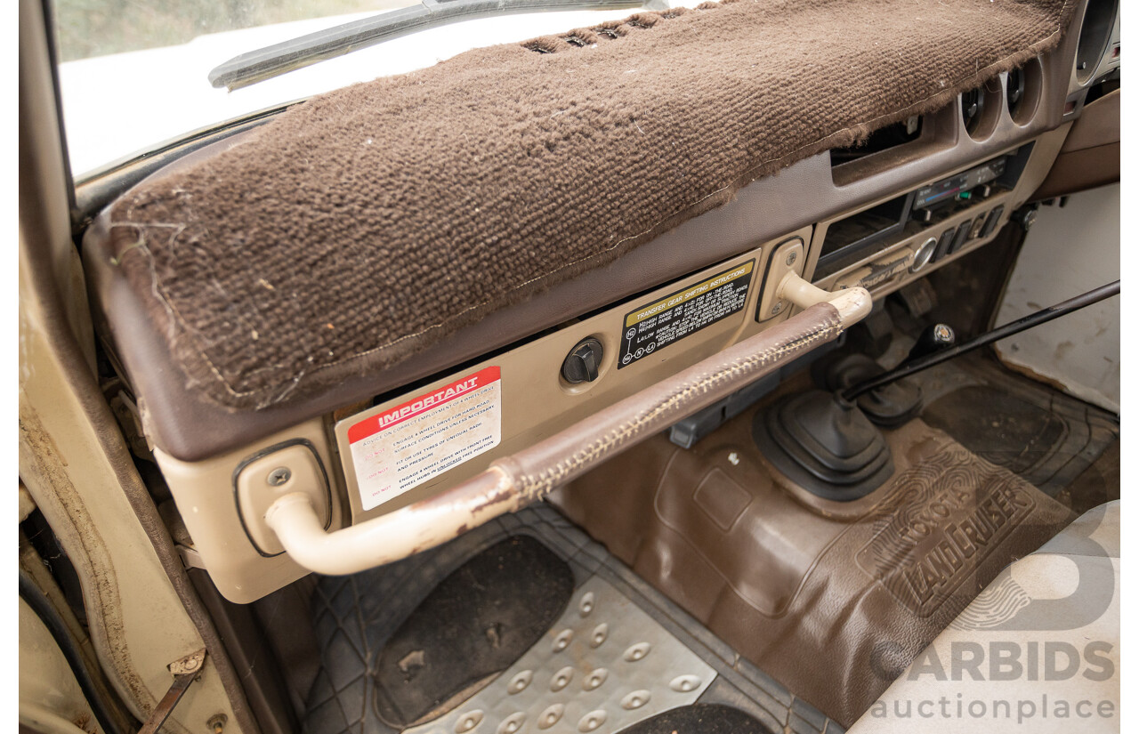 1/1981 Toyota Landcruiser Standard FJ60RV (4x4) 4d Wagon Beige 4.2L