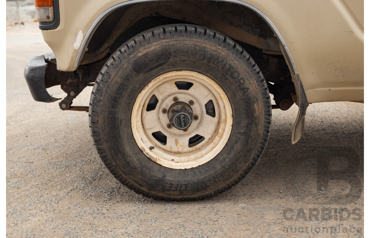 1/1981 Toyota Landcruiser Standard FJ60RV (4x4) 4d Wagon Beige 4.2L