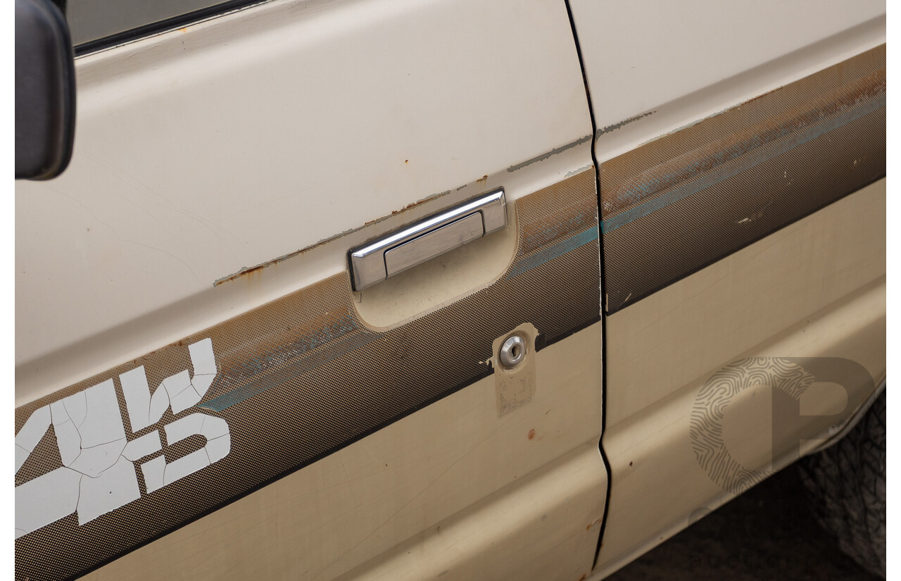 1/1981 Toyota Landcruiser Standard FJ60RV (4x4) 4d Wagon Beige 4.2L