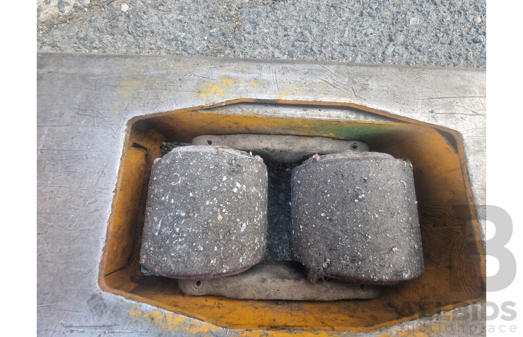 04/2001, HU Lift 1500KG Electric Stacker with 24V CW-3 Battery Charger