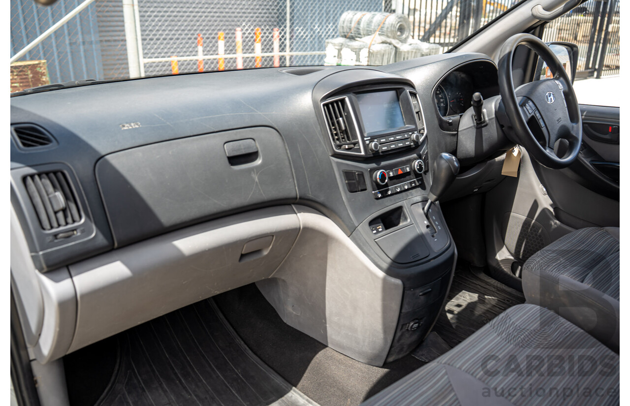 10/2020 Hyundai i-Load 3S TWIN SWING TQ4 MY21 4D Van Creamy White Turbo Diesel 2.5L