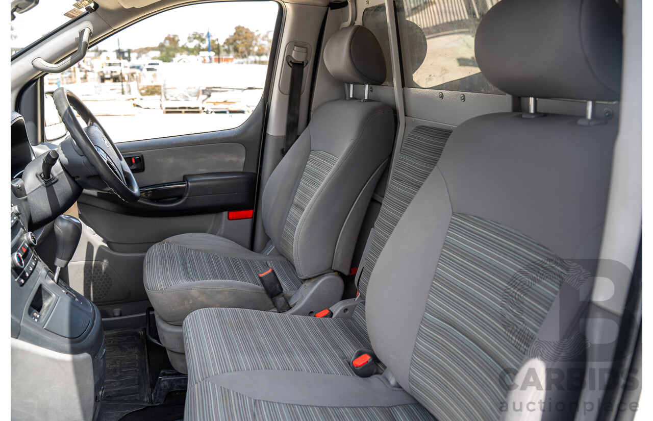 10/2020 Hyundai i-Load 3S TWIN SWING TQ4 MY21 4D Van Creamy White Turbo Diesel 2.5L