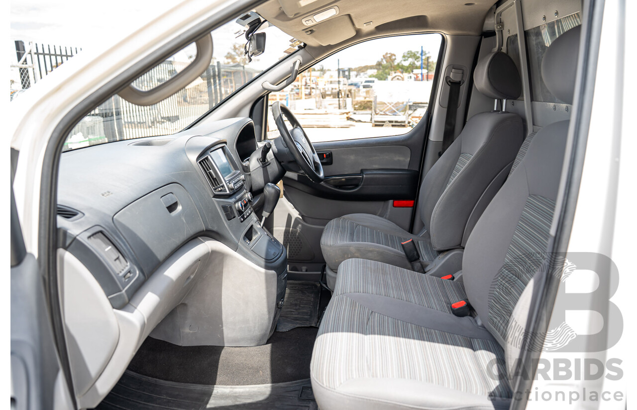 10/2020 Hyundai i-Load 3S TWIN SWING TQ4 MY21 4D Van Creamy White Turbo Diesel 2.5L