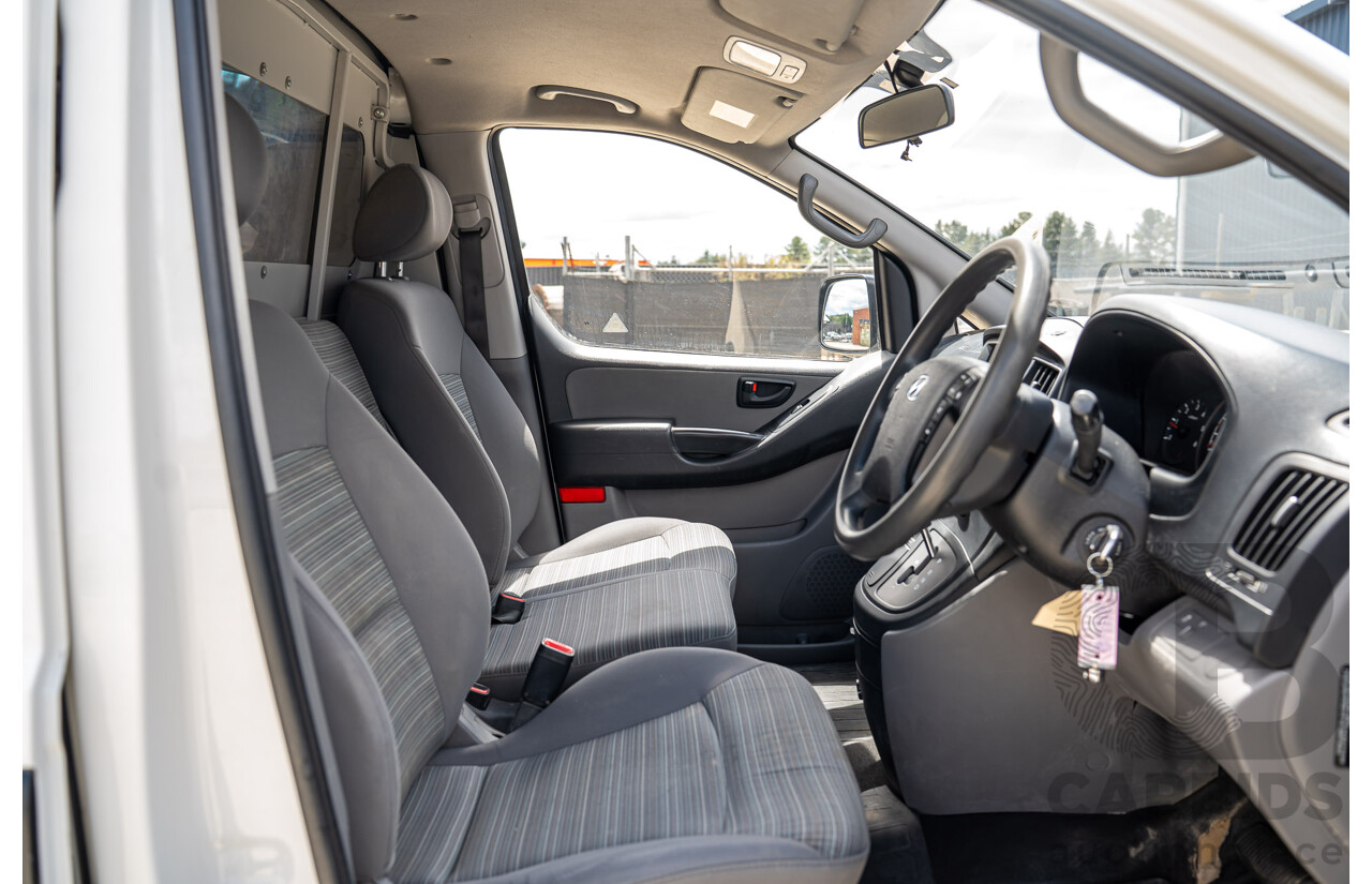 10/2020 Hyundai i-Load 3S TWIN SWING TQ4 MY21 4D Van Creamy White Turbo Diesel 2.5L