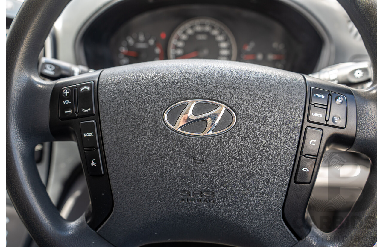 10/2020 Hyundai i-Load 3S TWIN SWING TQ4 MY21 4D Van Creamy White Turbo Diesel 2.5L