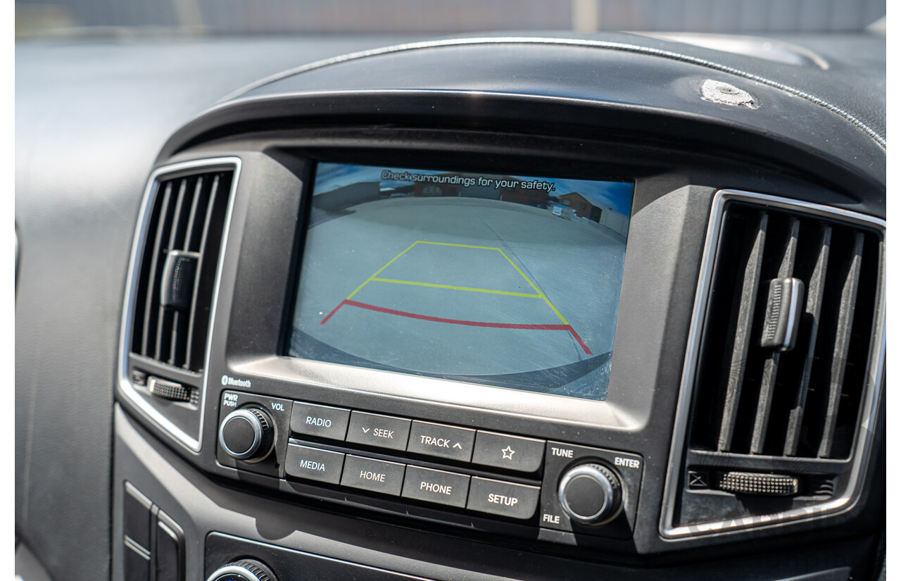 10/2020 Hyundai i-Load 3S TWIN SWING TQ4 MY21 4D Van Creamy White Turbo Diesel 2.5L