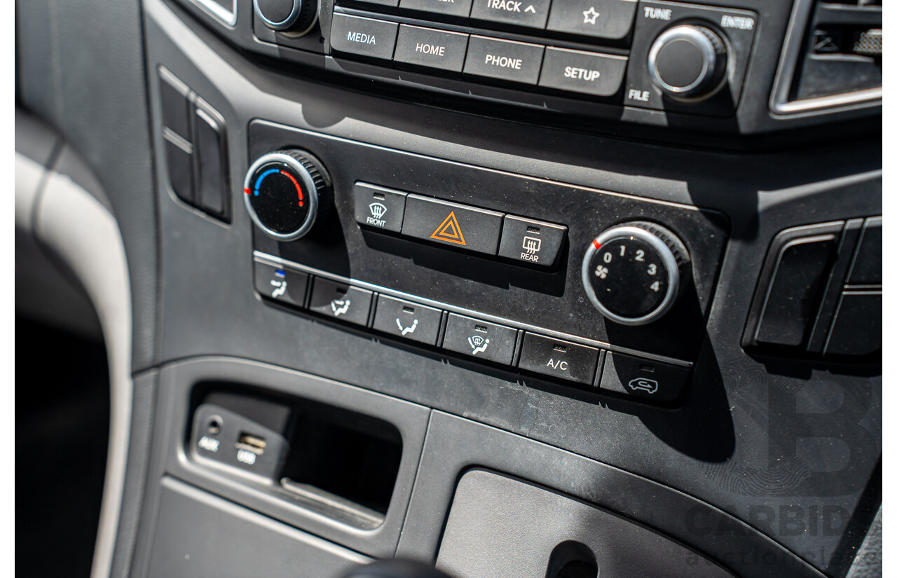 10/2020 Hyundai i-Load 3S TWIN SWING TQ4 MY21 4D Van Creamy White Turbo Diesel 2.5L