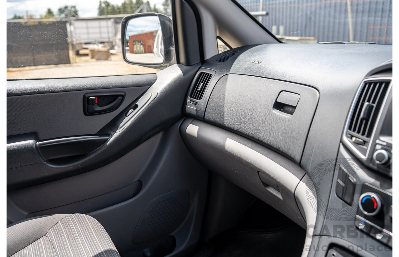 10/2020 Hyundai i-Load 3S TWIN SWING TQ4 MY21 4D Van Creamy White Turbo Diesel 2.5L