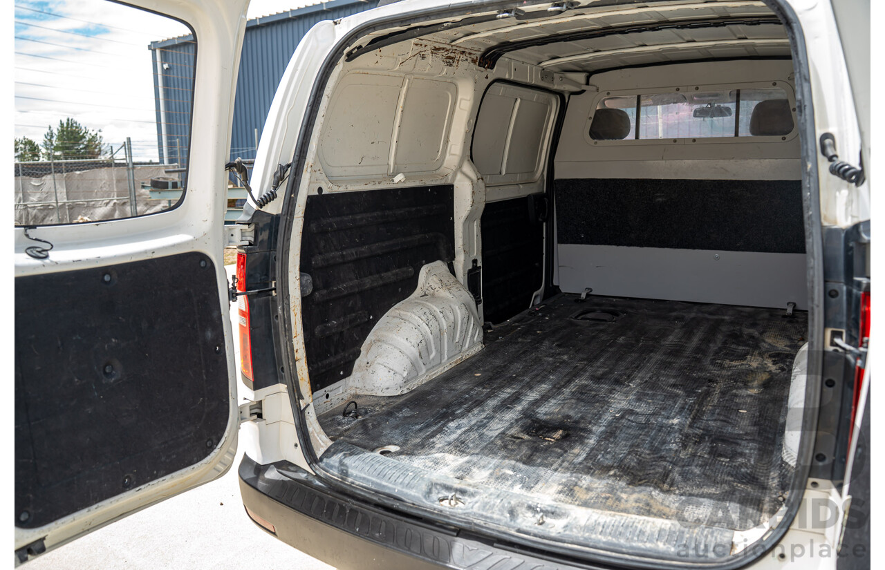 10/2020 Hyundai i-Load 3S TWIN SWING TQ4 MY21 4D Van Creamy White Turbo Diesel 2.5L