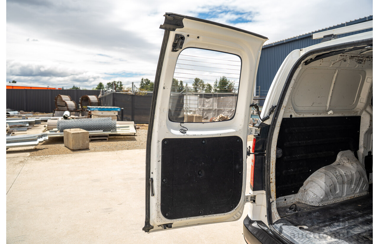 10/2020 Hyundai i-Load 3S TWIN SWING TQ4 MY21 4D Van Creamy White Turbo Diesel 2.5L