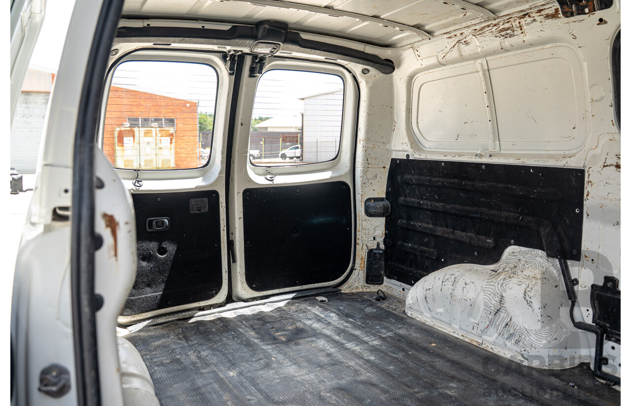 10/2020 Hyundai i-Load 3S TWIN SWING TQ4 MY21 4D Van Creamy White Turbo Diesel 2.5L