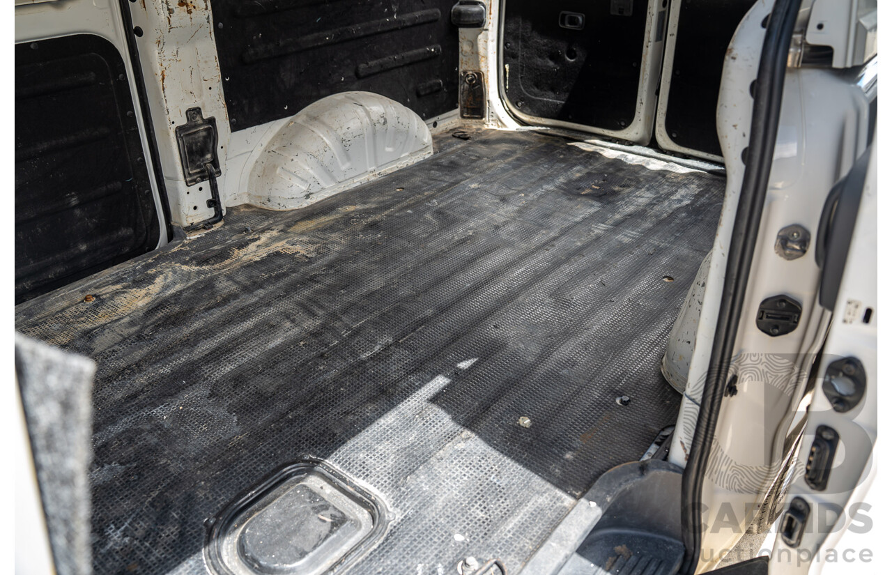 10/2020 Hyundai i-Load 3S TWIN SWING TQ4 MY21 4D Van Creamy White Turbo Diesel 2.5L