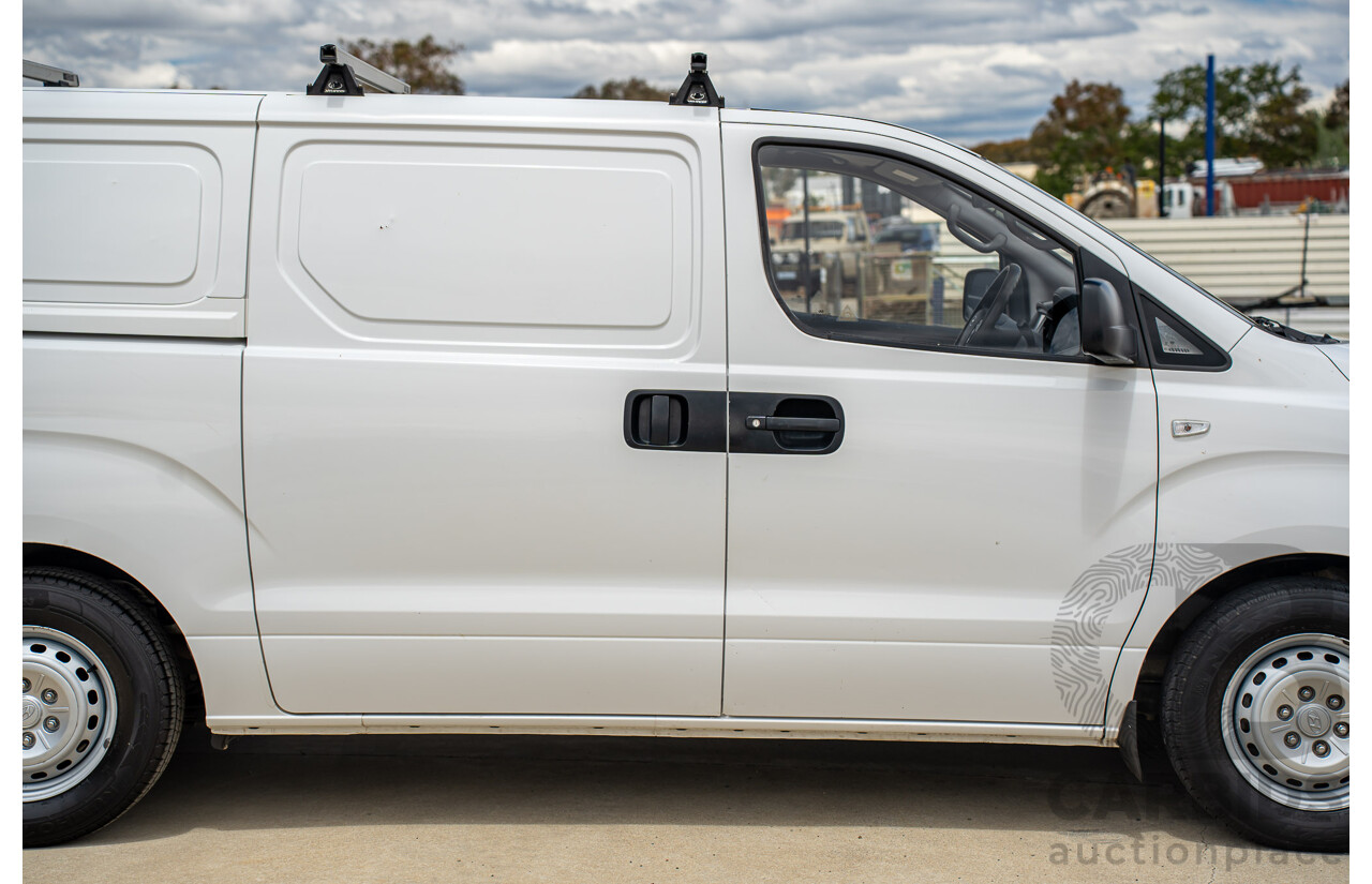 10/2020 Hyundai i-Load 3S TWIN SWING TQ4 MY21 4D Van Creamy White Turbo Diesel 2.5L