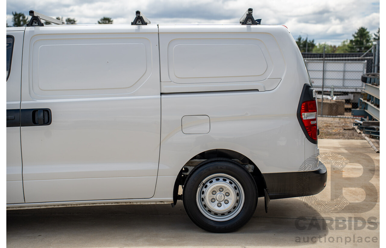 10/2020 Hyundai i-Load 3S TWIN SWING TQ4 MY21 4D Van Creamy White Turbo Diesel 2.5L