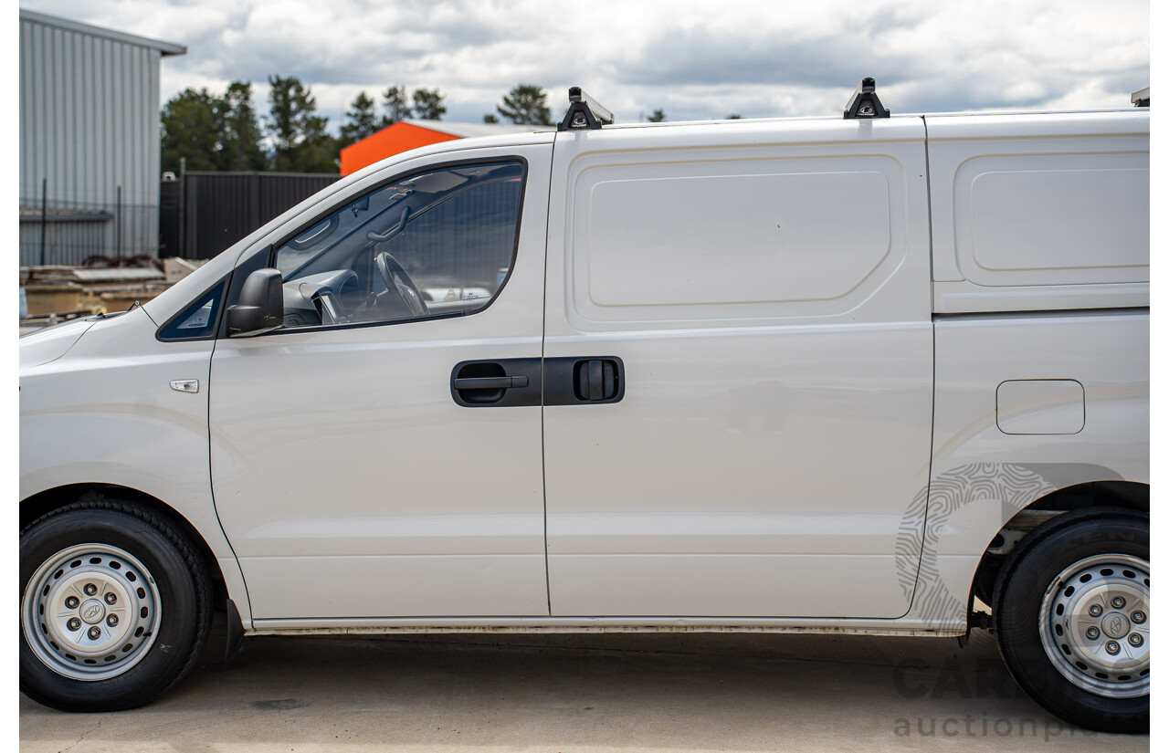 10/2020 Hyundai i-Load 3S TWIN SWING TQ4 MY21 4D Van Creamy White Turbo Diesel 2.5L