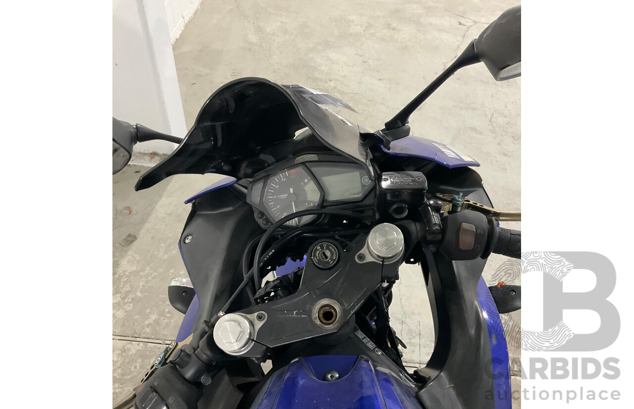 2016 YAMAHA YZF-R3 MOTOR CYCLE - BLUE