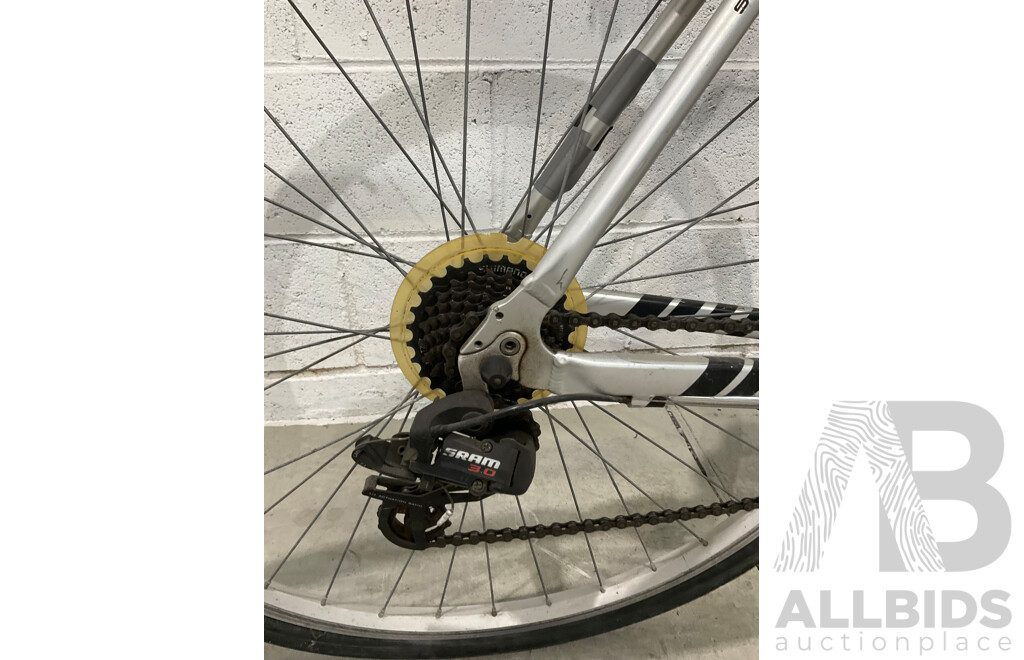 MERIDA Crossway 8200 Hybrid Bike