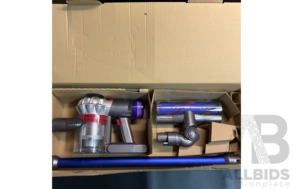 Dyson V8 Vacuum Cleaner (447945-1)