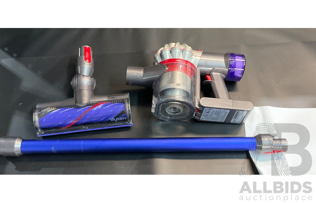 Dyson V8 Vacuum Cleaner (447945-1)