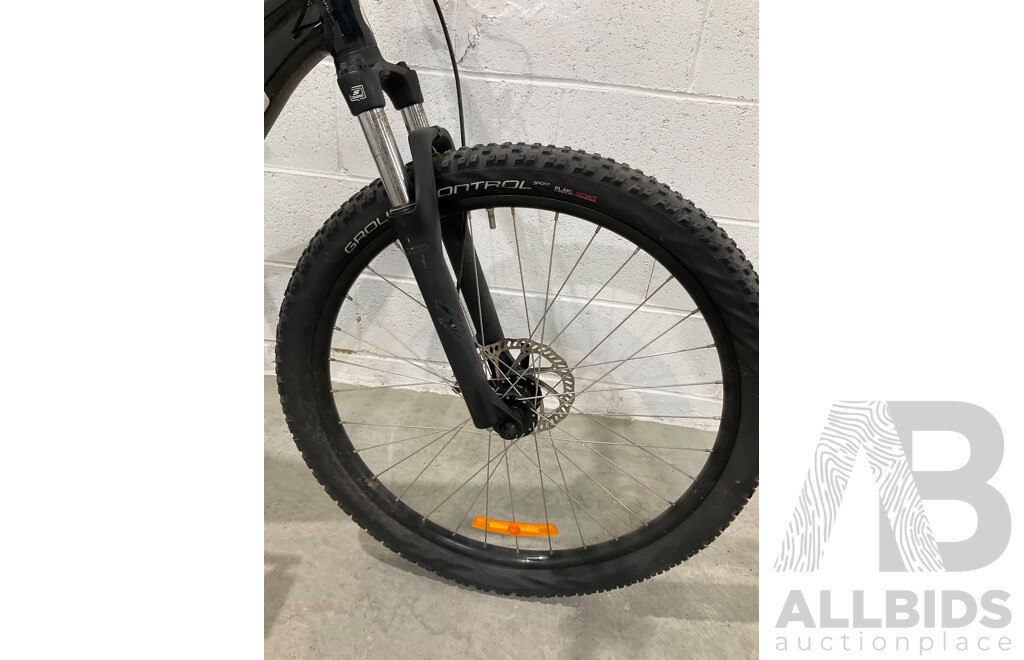 SPECIALIZED Rockhopper Sport Mountain Bike