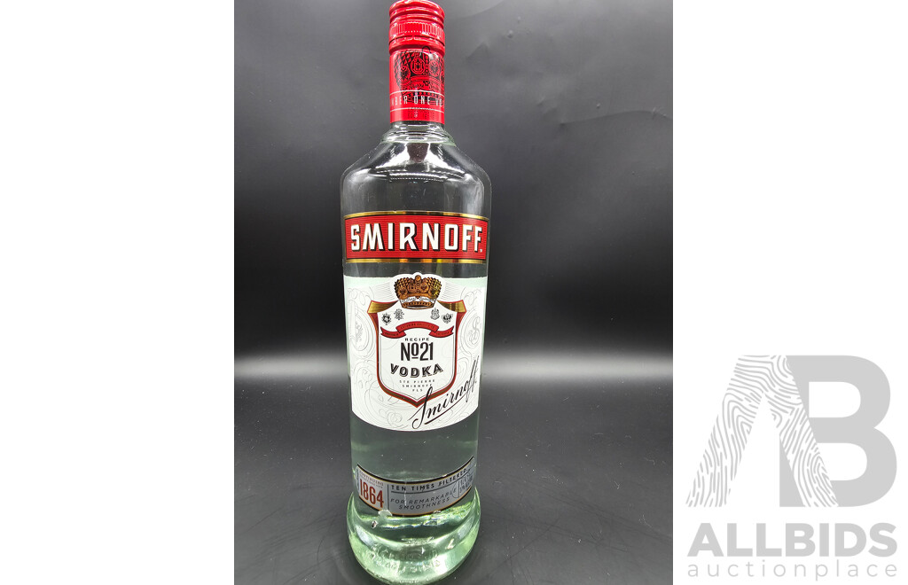 Smirnoff Vodka1L and Vodka Cruiser Bangin Boysenberry 700ml