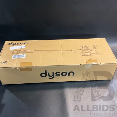 Dyson V8 Vacuum Cleaner (447945-1)