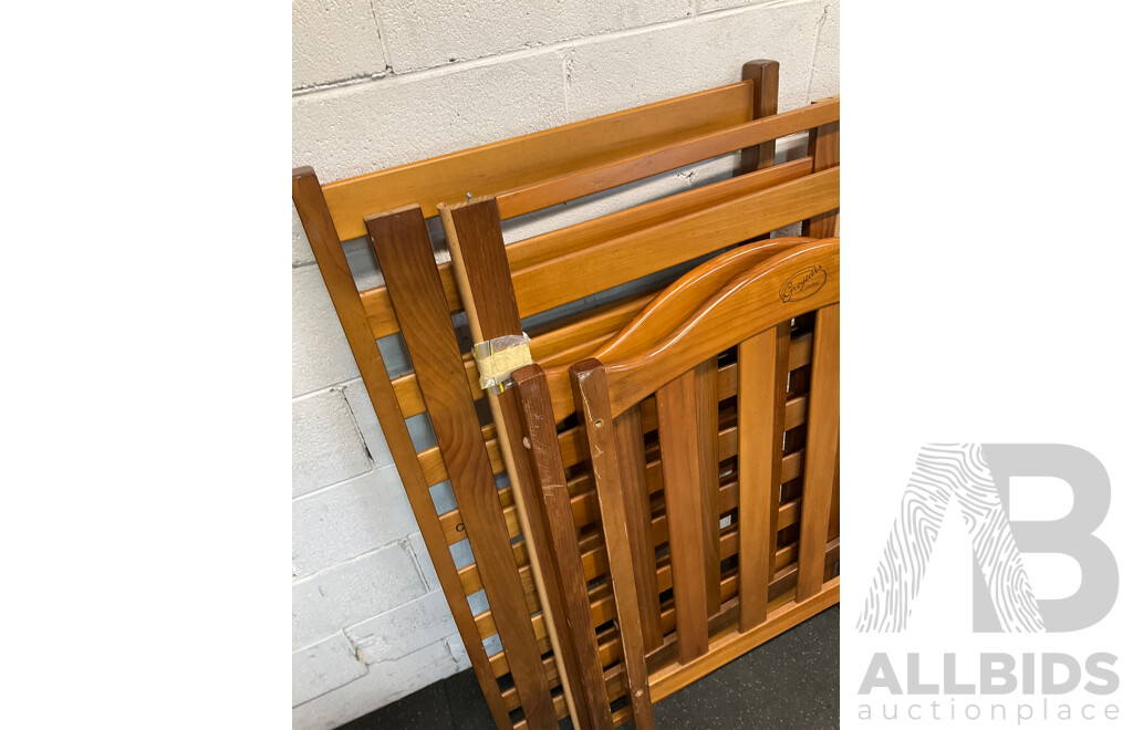 CROYEARS Wooden Baby Cot