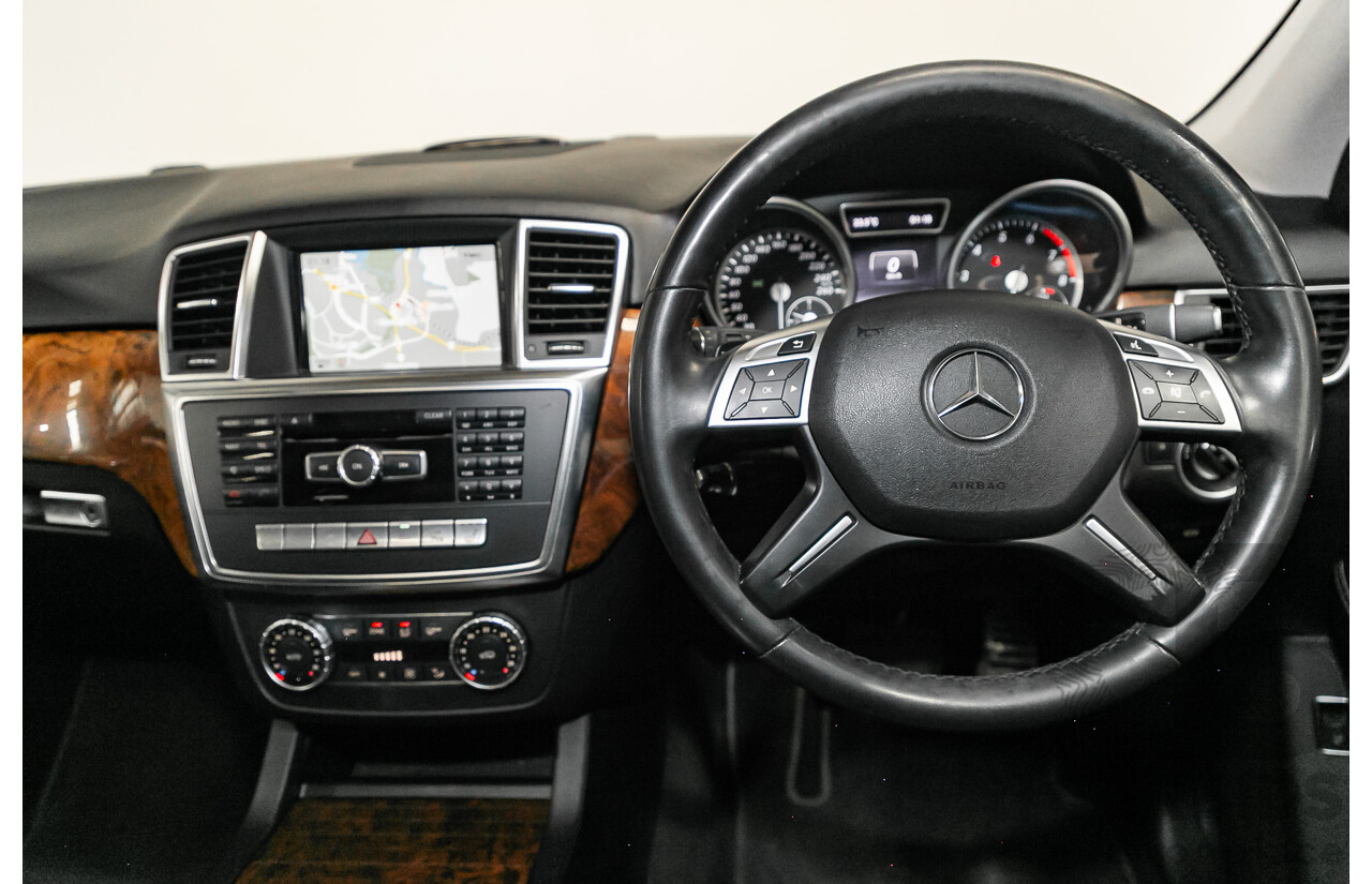3/2014 Mercedes Benz ML 400 (4x4) AMG Sports Pack 166 MY14 4d Wagon Iridium Silver Metallic Twin Turbo V6 3.0L