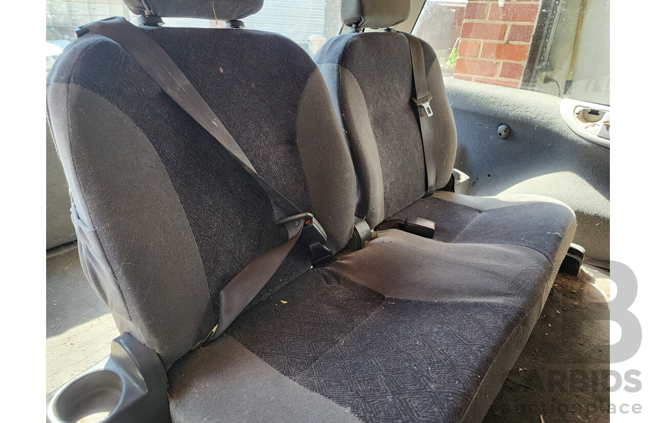 1/2001 Ford Fairmont  AUII 4d Wagon Gold 4.0L