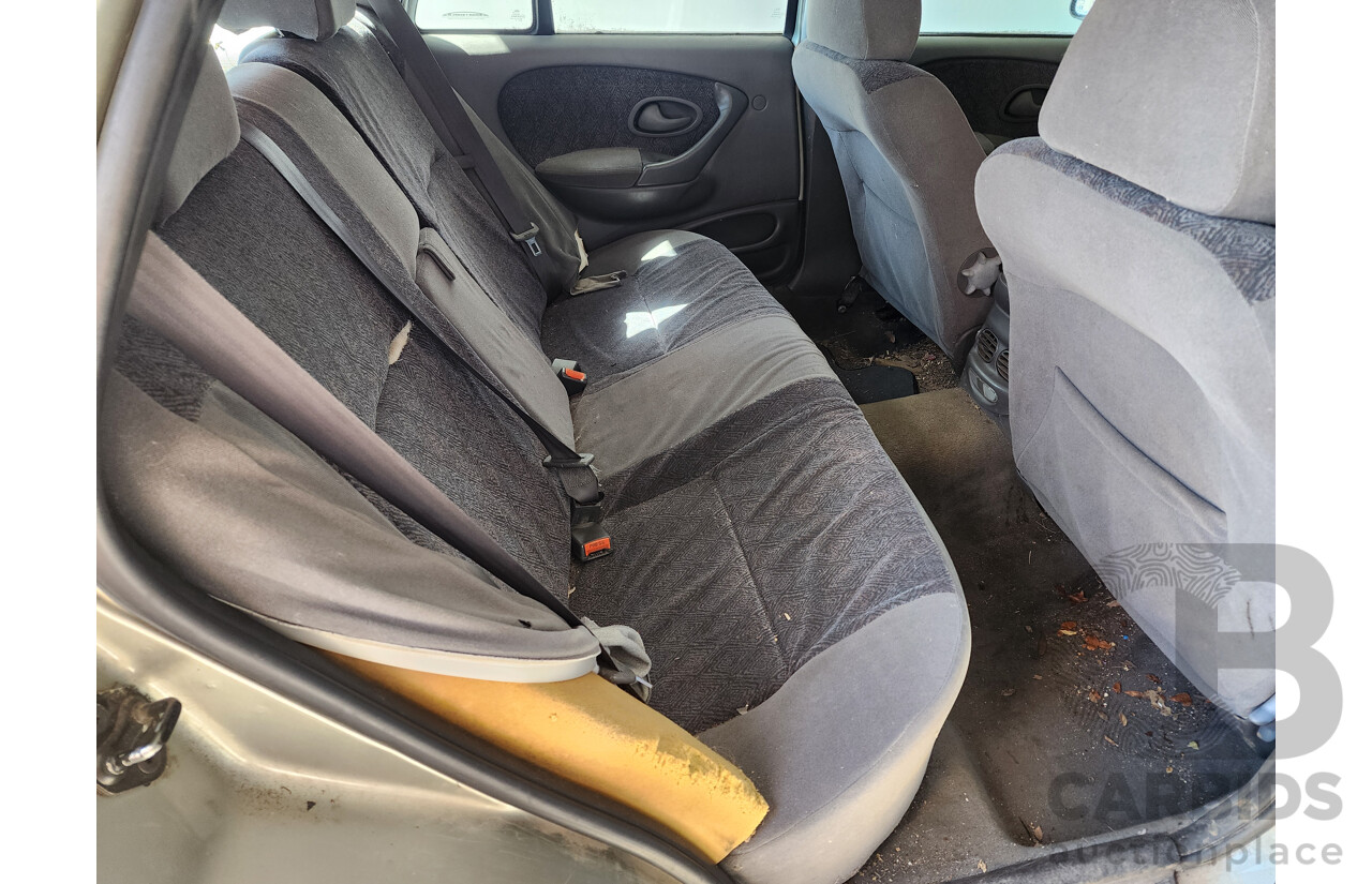 1/2001 Ford Fairmont  AUII 4d Wagon Gold 4.0L