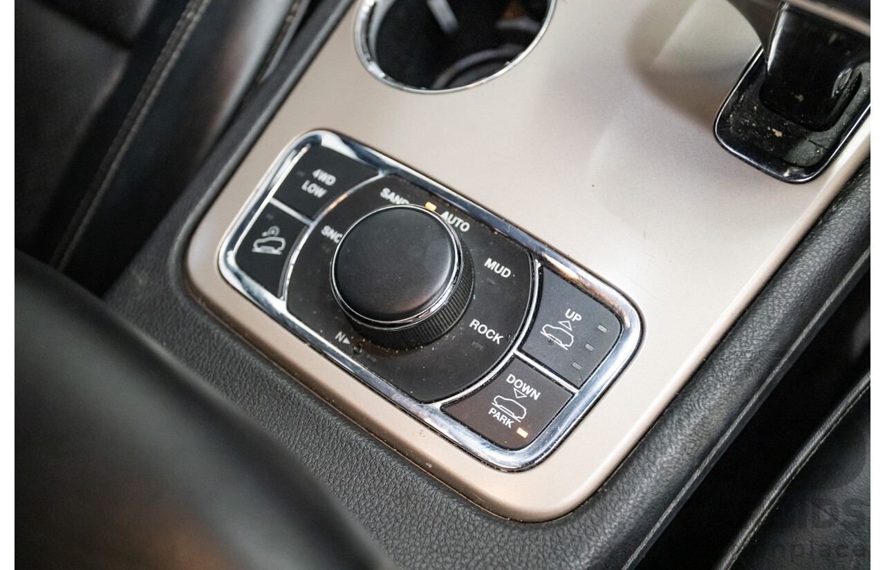 11/2016 Jeep Grand Cherokee Overland (4x4) WK MY15 4D Wagon Granite Crystal Metallic 3.6L V6