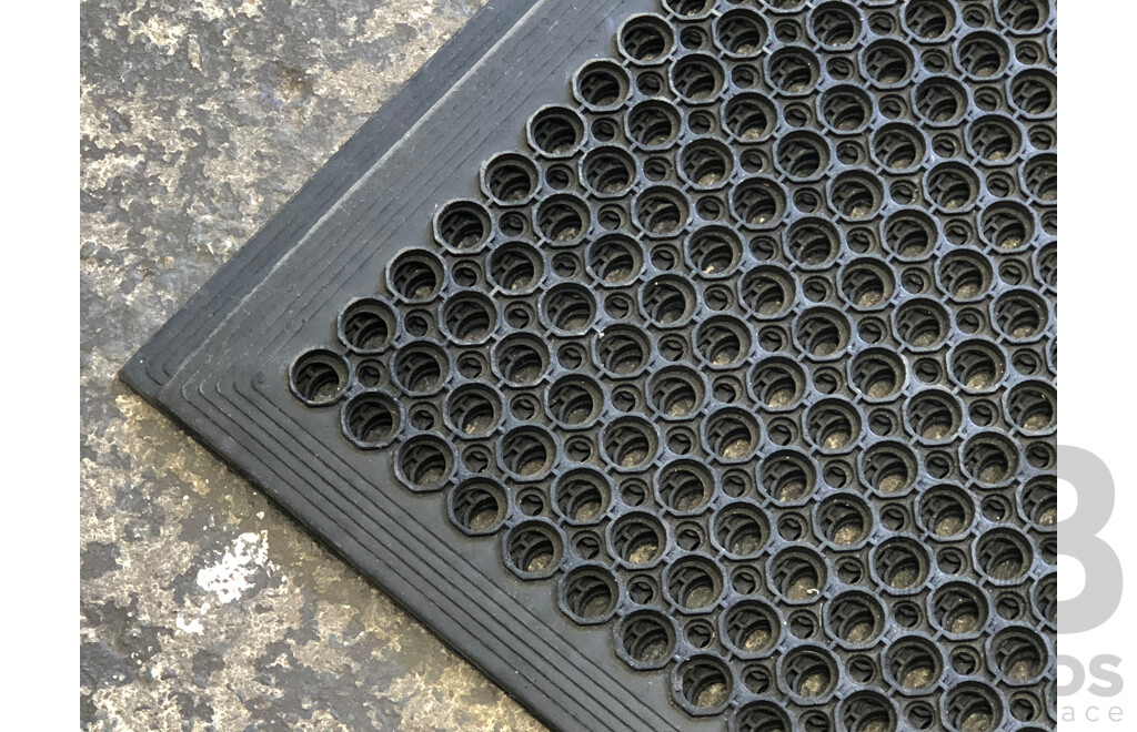 Anti Fatigue Rubber Floor Mats - Lot of Five